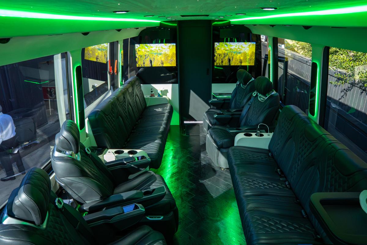 Entertainment 55 for Photoshoots in Los Angeles Thumbnail 11