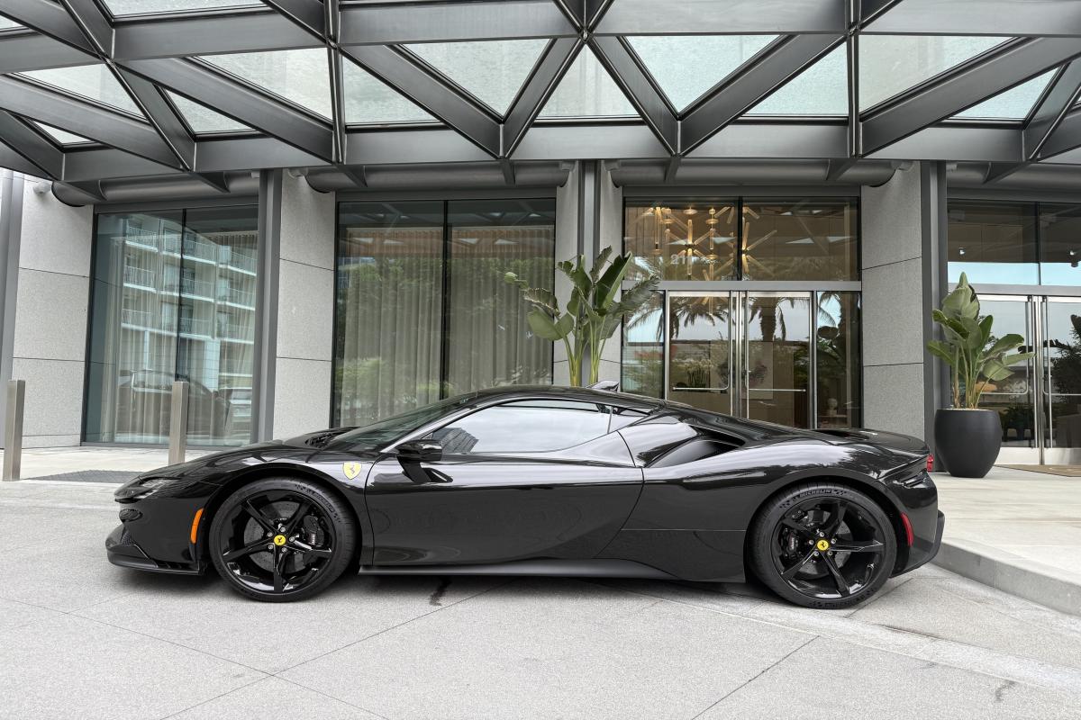 Ferrari SF90 Stradale Thumbnail 3