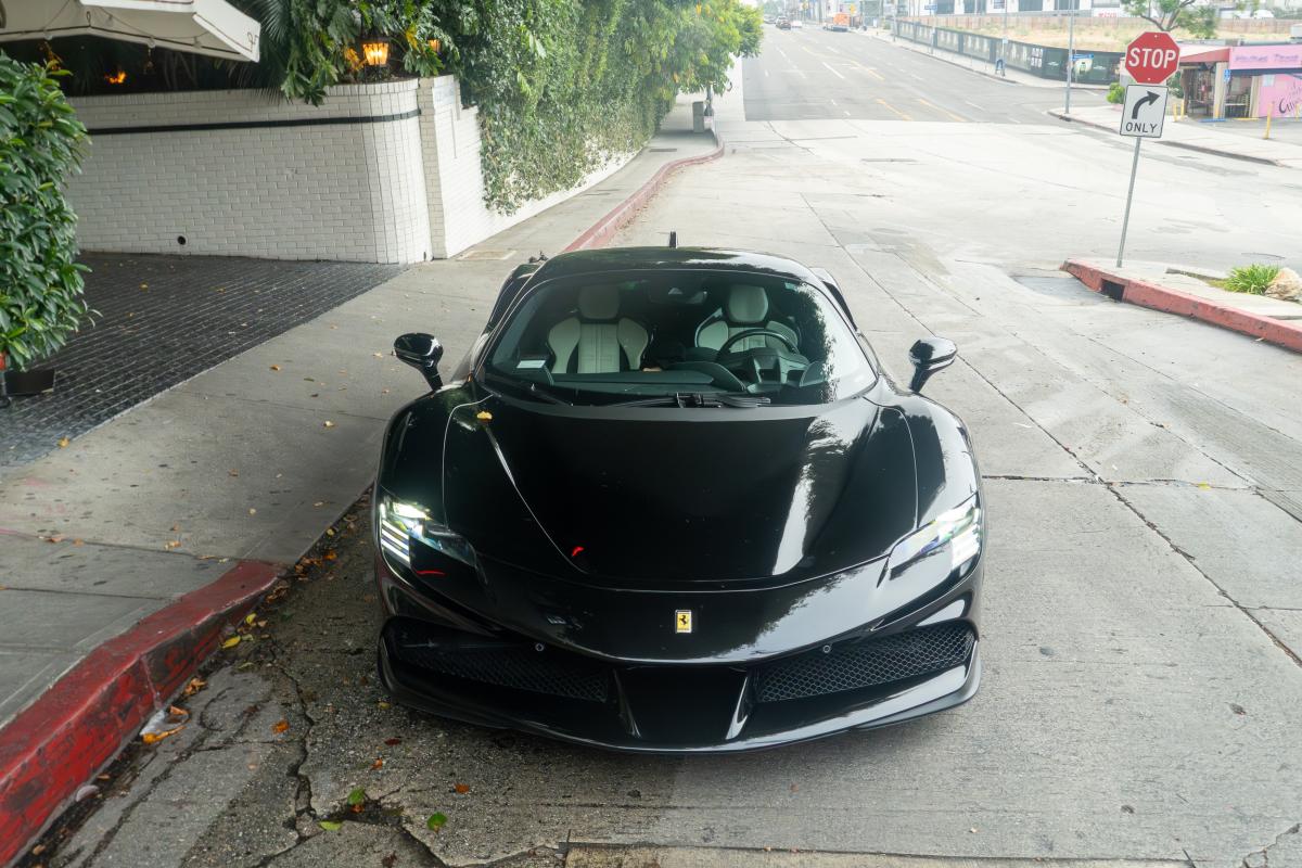 Ferrari SF90 Stradale Thumbnail 4