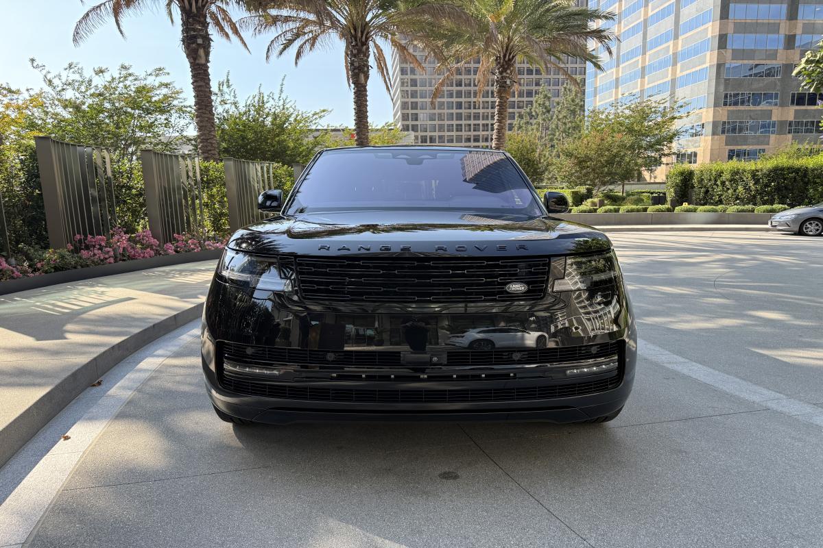 Land Rover Range Rover Se for Photoshoots in Los Angeles Thumbnail 2