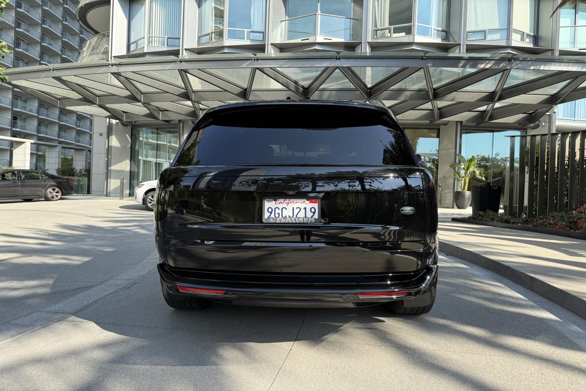 Land Rover Range Rover Se for Photoshoots in Los Angeles Thumbnail 4