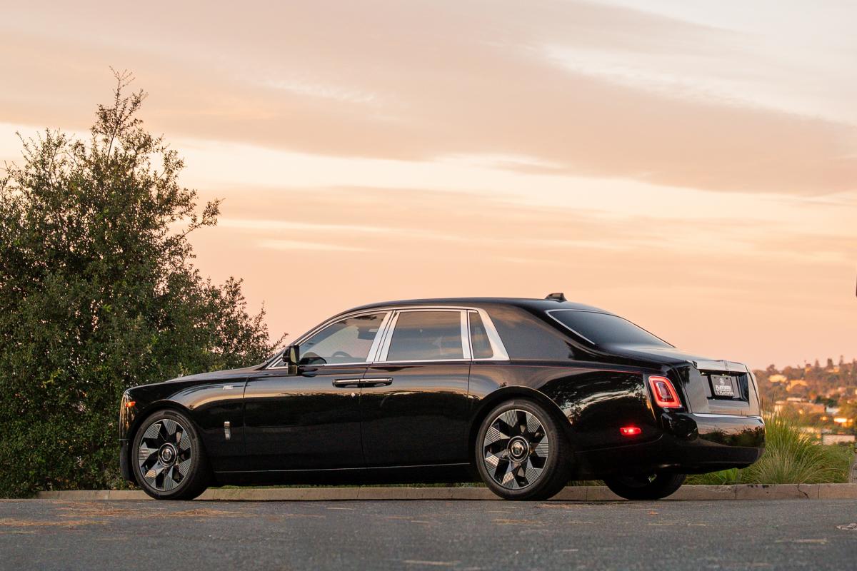Rolls-Royce Phantom Viii for Photoshoots in Los Angeles