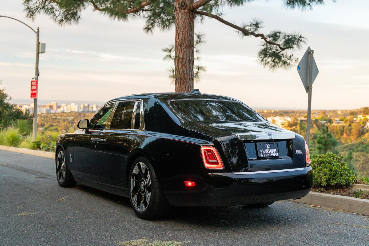 Rolls-Royce Phantom Viii for Photoshoots in Los Angeles Thumbnail 3
